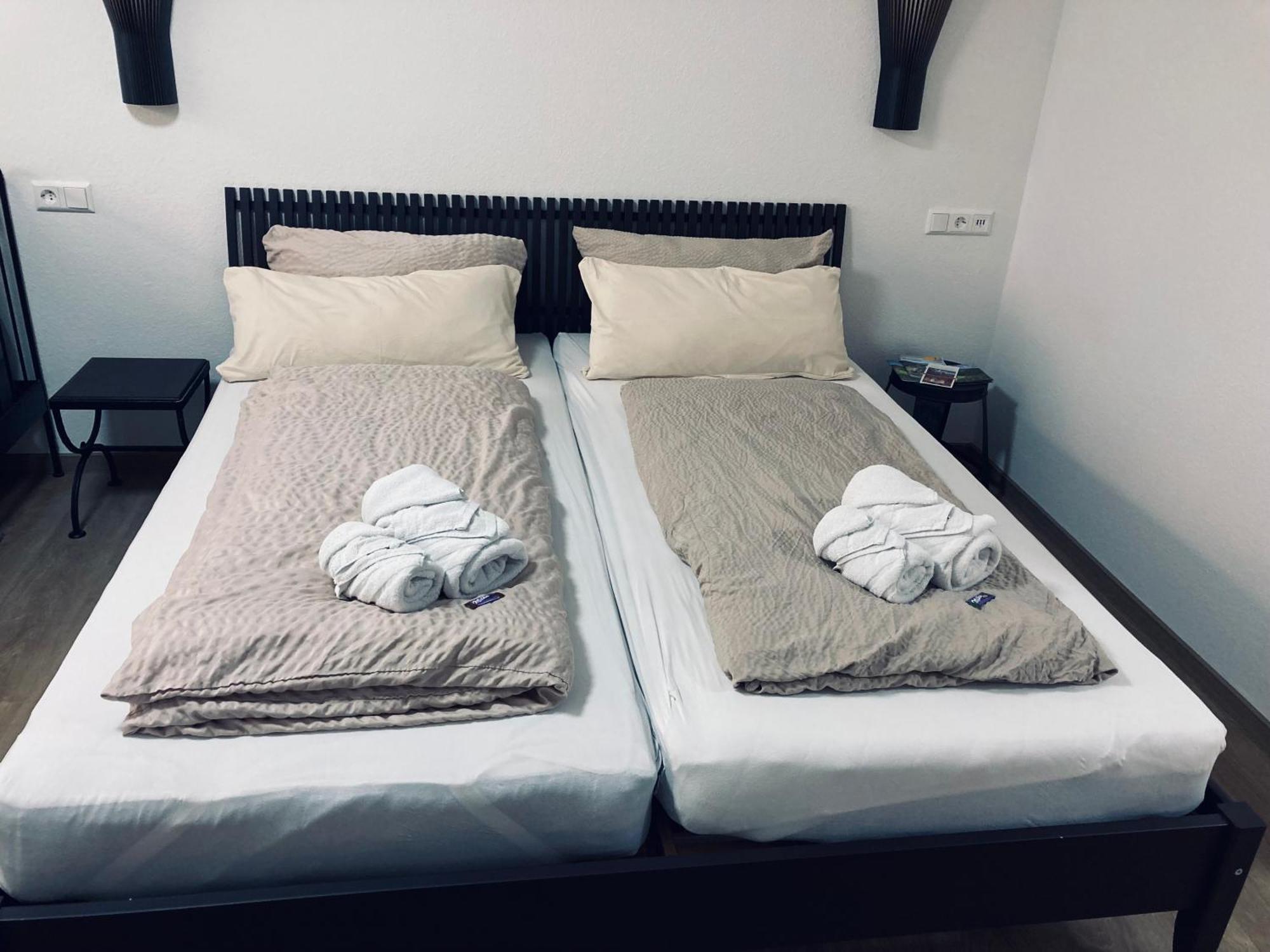 Free Apartment - Ermstal Bad Urach Dış mekan fotoğraf