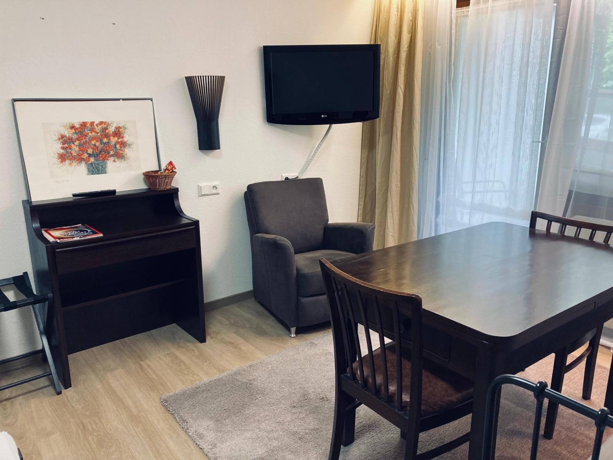 Free Apartment - Ermstal Bad Urach Dış mekan fotoğraf